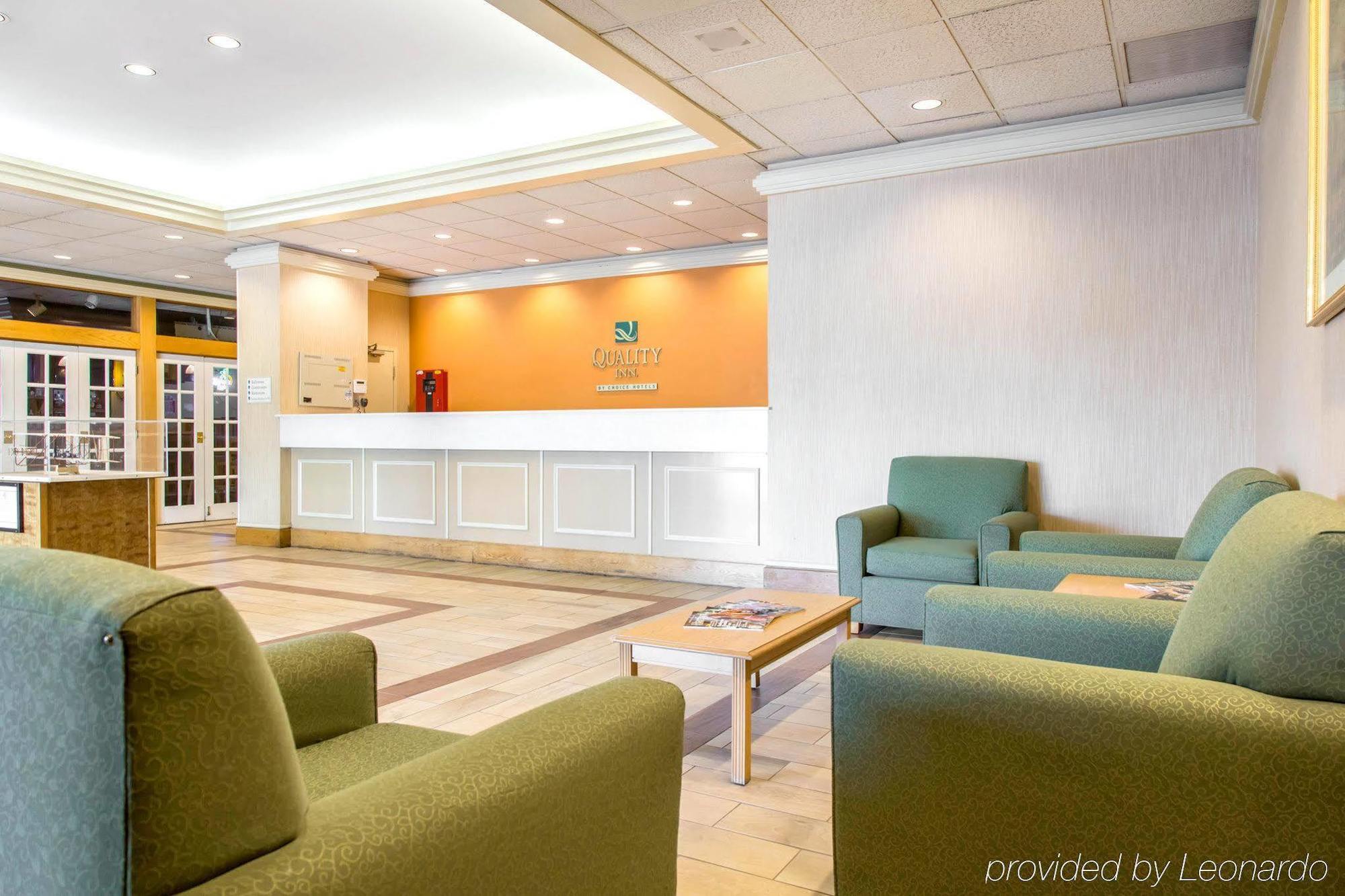 Quality Inn Windsor Locks Extérieur photo