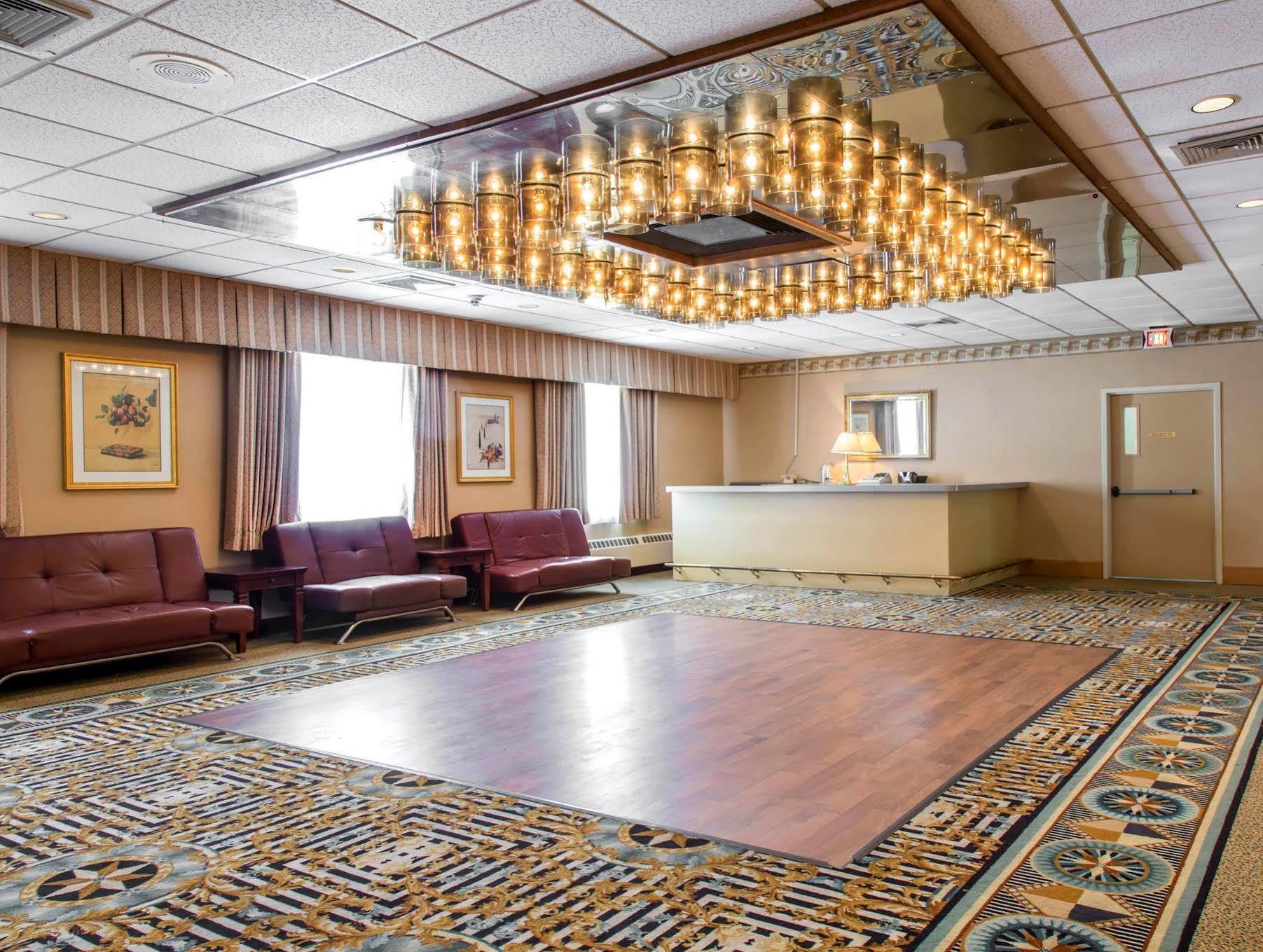 Quality Inn Windsor Locks Extérieur photo